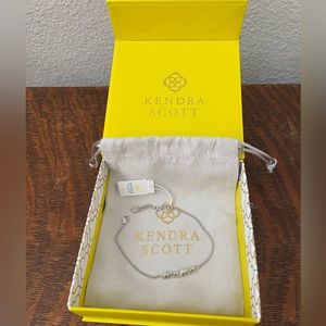 Kendra Scott ‘mama’ script bracelet